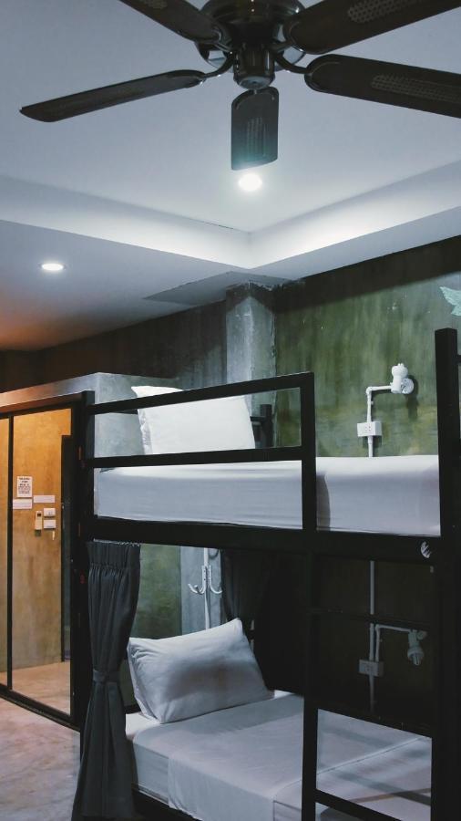 Pond'S Hostel Koh Tao Exterior photo